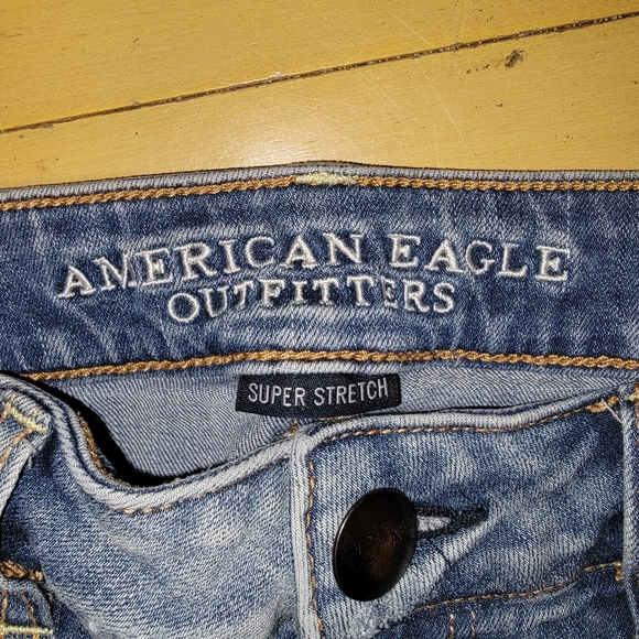 American Eagle Shortie Frayed Shorts size 8 - Picture 4 of 6